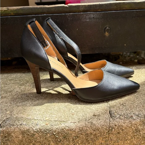 Lucky Brand perfect chic Black Leather Women's Heels with ankle strap 7 1/2