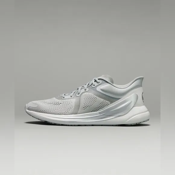 Lululemon Blissfeel Womens Running Shoe Silver Drop Size 9 EUC