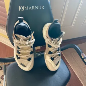 Marnur White and Black Sneakers