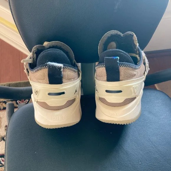 Marnur White and Black Sneakers