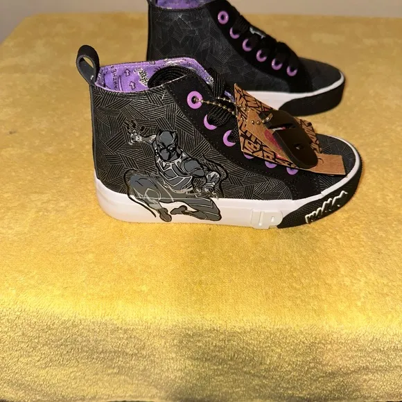 Marval Black Panther Kids Tennis Shoes! NEW In Box size kids 12.