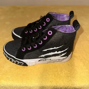 Marval Black Panther Kids Tennis Shoes! NEW In Box size kids 12.