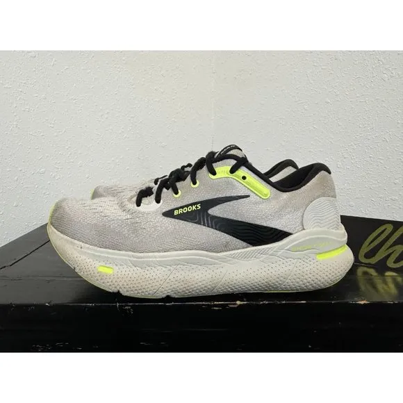 Mens 8 Brooks Ghost Max Grey Volt Black Athletic Road Running Shoes 1104061D071
