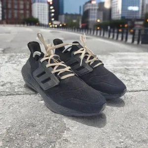 Mens Adidas Ultra Boost 22 Size 10 Athletic Sneakers‎ Triple Black Core GZ0127