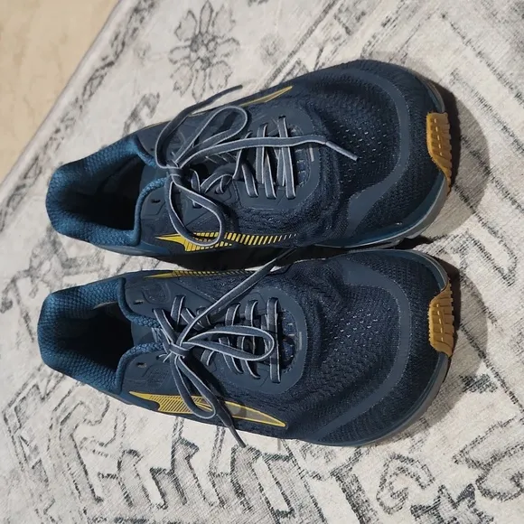 Mens‎ Altra  tennis shoes