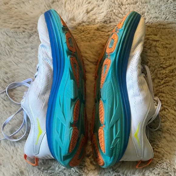 Men’s HOKA Bondi 8 size 10D