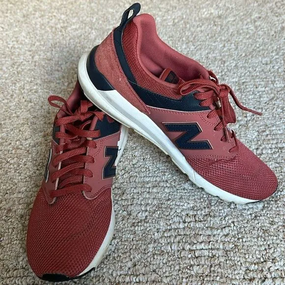Mens New Balance Red Sneakers , Tennis shoes size 10.5 EUC