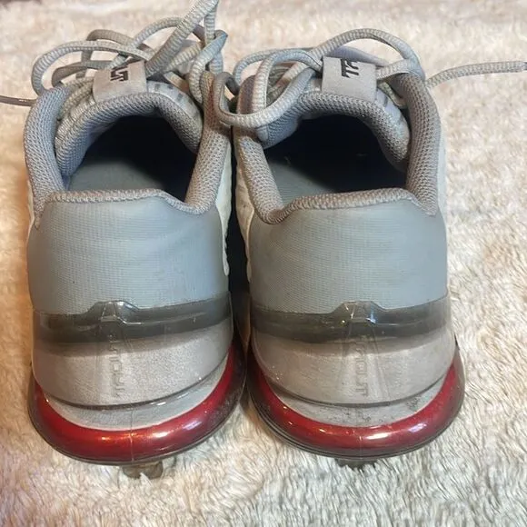 Mens Nike air zoom Trout cleats size 8