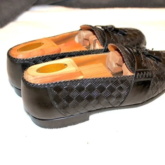 Mezlan 8 handmade in Spain.  99% soles remaining Like new. Soles treated…‌‌