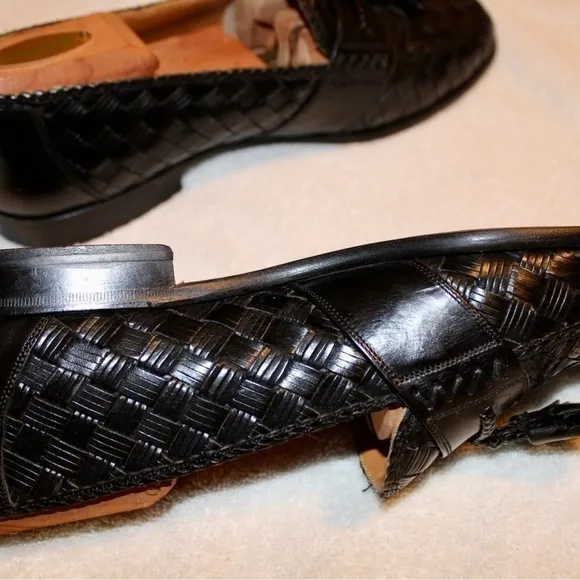 Mezlan 8 handmade in Spain.  99% soles remaining Like new. Soles treated…‌‌