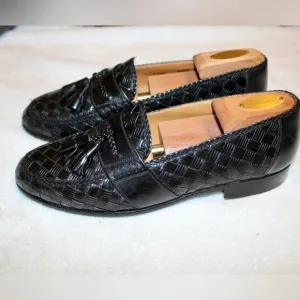 Mezlan 8 handmade in Spain.  99% soles remaining Like new. Soles treated…‌‌