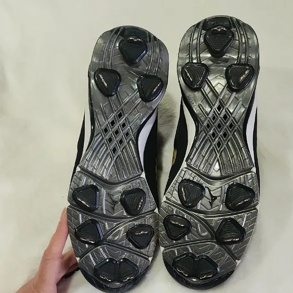 Mizuno Men's Black and Gold Shoes cleats