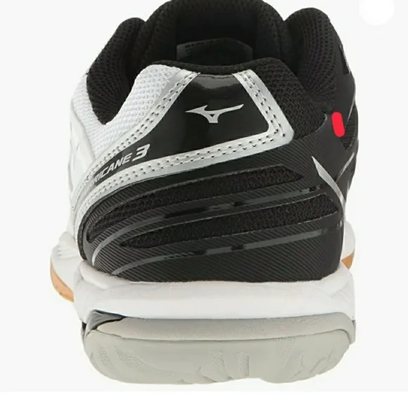Mizuno Woman's Wave Hurricane 3 Indoor Shoes Whit
