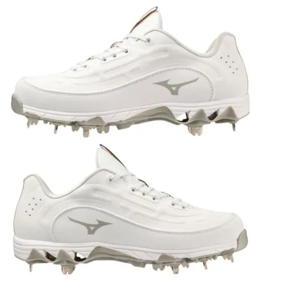 Mizuno Women's 9 Spike Swift 8 Fastpitch Softball Cleats Size 7.5 NEW