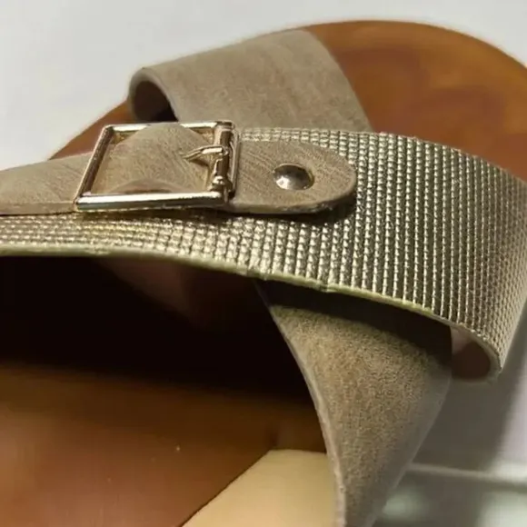 Ndure size 5 gold buckle slides