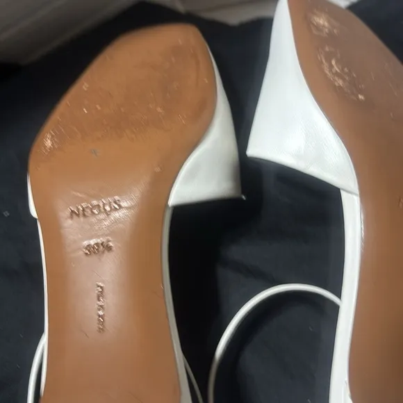 Neous pholidota leather kitten heels Elegant White Women's Shoes. EUC