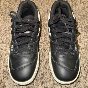 New balance 550 Boys 4.5 Youth /womens 6.5