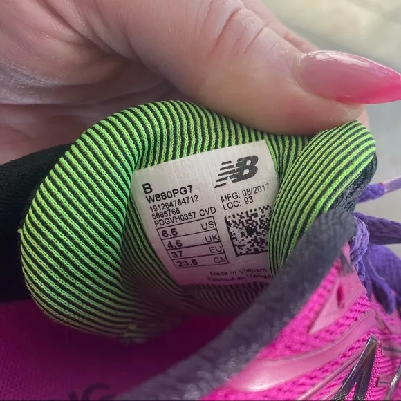 New Balance | 880v7 Poisonberry Training Running Shoes 6.5