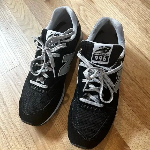 NEW BALANCE 996 men’s sneakers tennis shoes gray size 9.5
