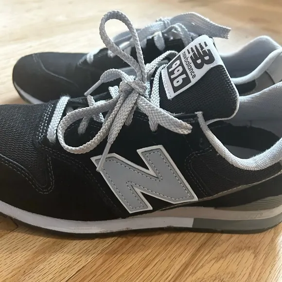 NEW BALANCE 996 men’s sneakers tennis shoes gray size 9.5