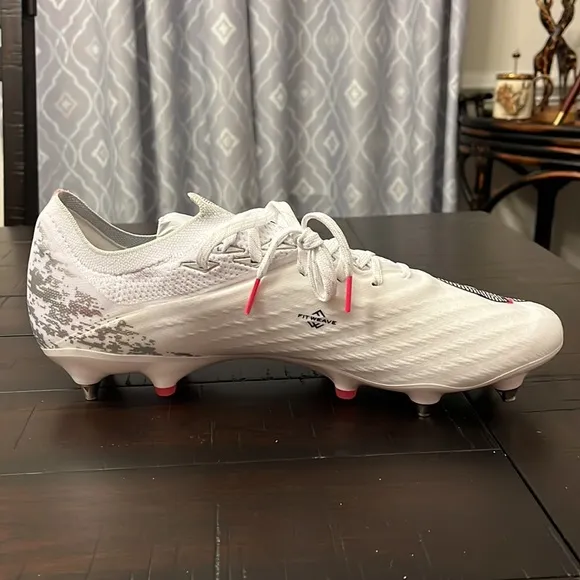 New Balance Furon V6  SG Soccer Cleats shoes White/Pink MSF1SP65 Mens size 13