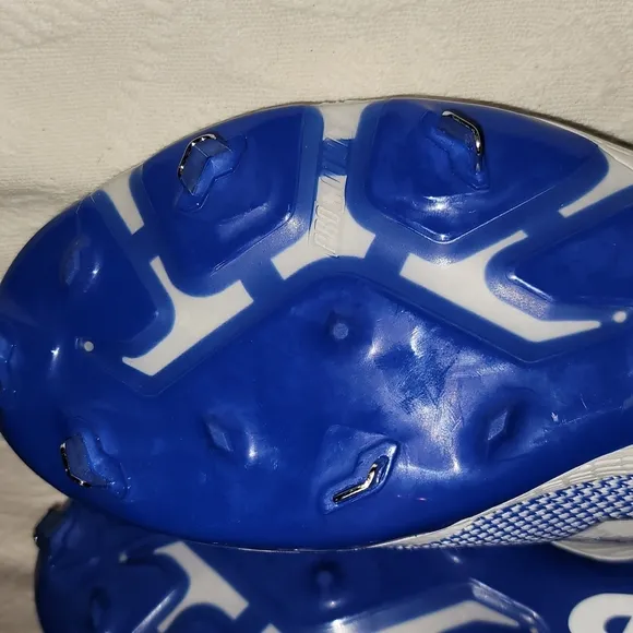 New Balance shoes baseball metal cleats, blue &amp; white athletic shoes 10.5 NWOT