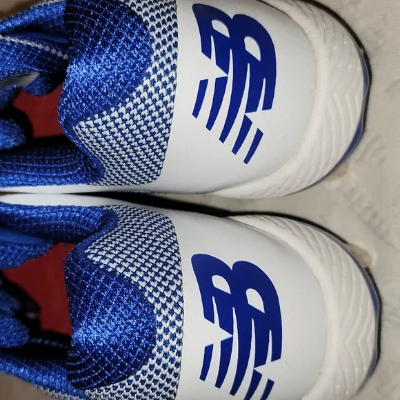 New Balance shoes baseball metal cleats, blue &amp; white athletic shoes 10.5 NWOT