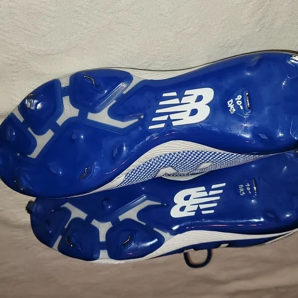 New Balance shoes baseball metal cleats, blue &amp; white athletic shoes 10.5 NWOT