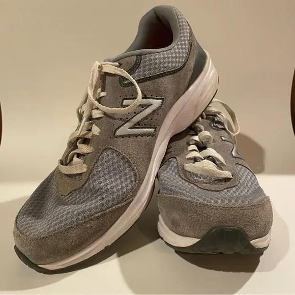 New Balance Shoes Men’s 13 Gray Lace Up Sneakers Tennis MW411GR2
