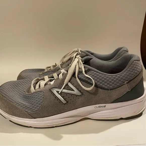 New Balance Shoes Men’s 13 Gray Lace Up Sneakers Tennis MW411GR2