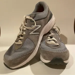 New Balance Shoes Men’s 13 Gray Lace Up Sneakers Tennis MW411GR2