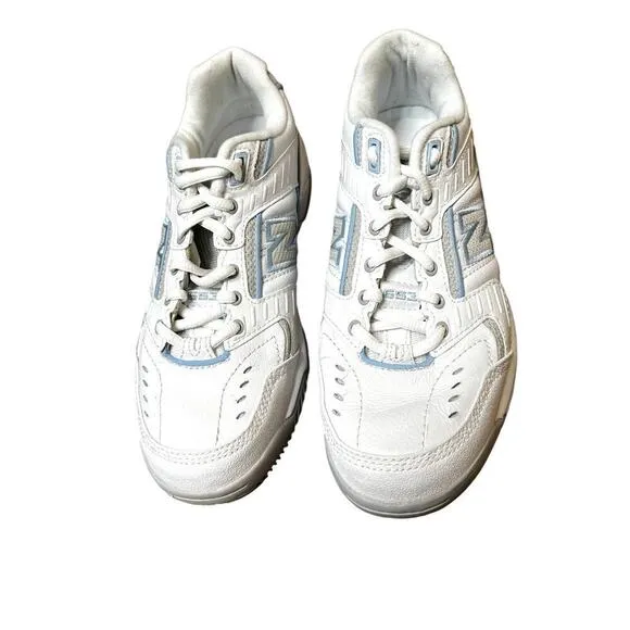 New Balance tennis shoes 653  women's size 8 white blue