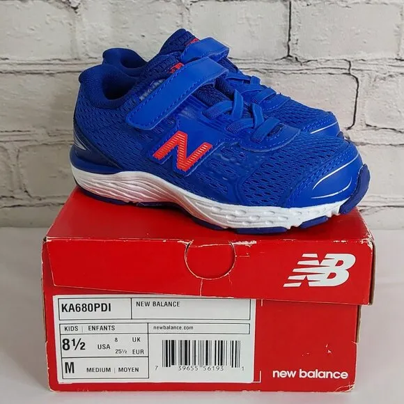 'NEW BALANCE' TENNIS SHOES