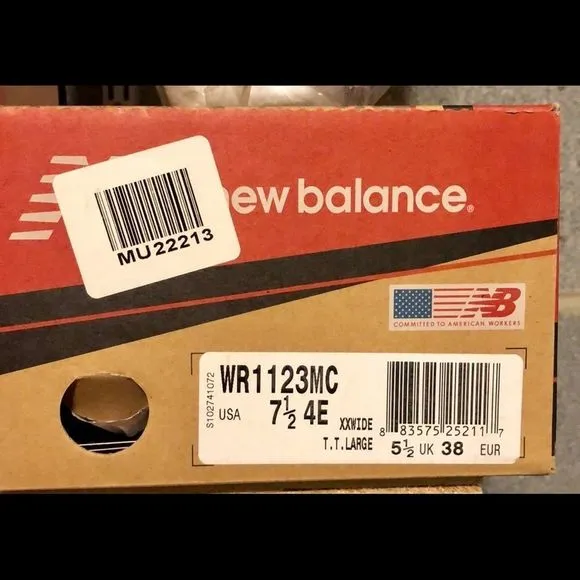 𝅺New Balance tennis shoes