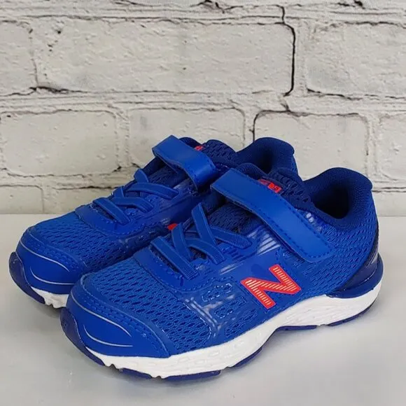 'NEW BALANCE' TENNIS SHOES