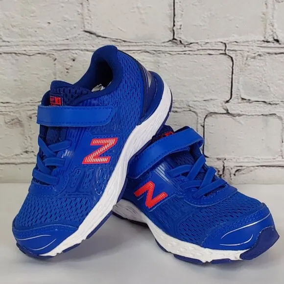 'NEW BALANCE' TENNIS SHOES
