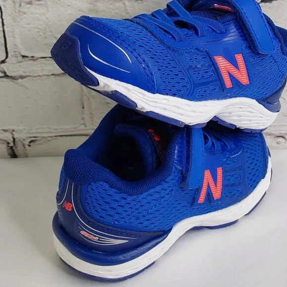 'NEW BALANCE' TENNIS SHOES