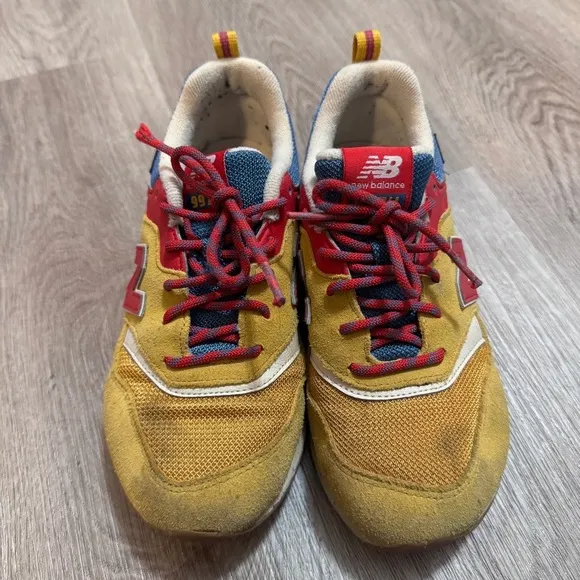 New Balance Varsity Gold Boys 4.5 Sneakers Tennis Shoes GR997HJG