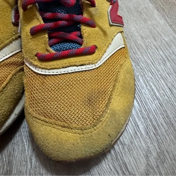 New Balance Varsity Gold Boys 4.5 Sneakers Tennis Shoes GR997HJG