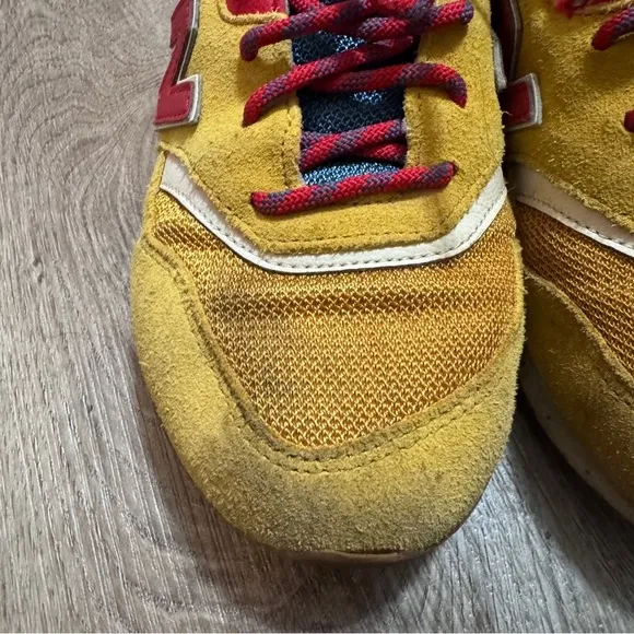 New Balance Varsity Gold Boys 4.5 Sneakers Tennis Shoes GR997HJG