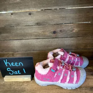 New Childrens Keen Newport Pink Suede Fur Trimmed Outdoor Shoes Size 1 Y