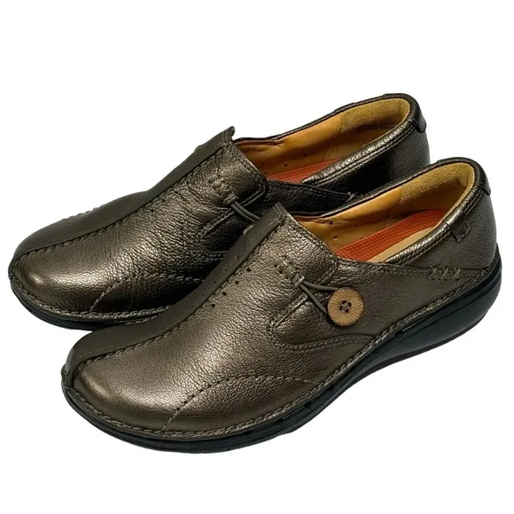 New  Clark’s Artisan Pewter Metallic Leather Slip On Career Casual Walking Shoes