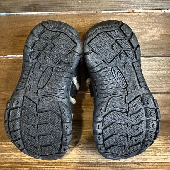 New Little Kids Keen‎ Newport Black Suede Fur Trimmed Outdoor Shoes Size 12 C