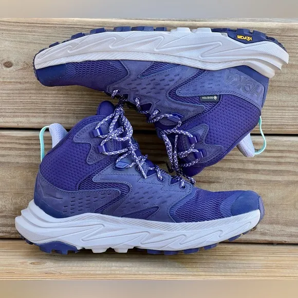 *NEW/ never worn* Women’s Hoka Anacapa 2 Mid GTX - size 9.5B - Night Sky/Opal