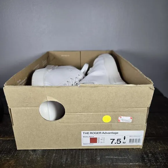 NEW On Cloud The Roger Advantage Mens Size 7.5 Casual Tennis Shoes White Spice