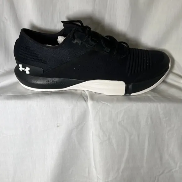 New without box mens Under Armour micro G tennis shoes size 11.5