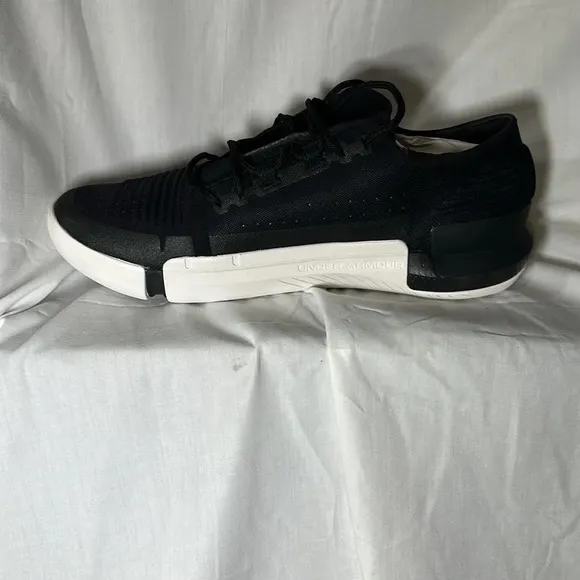 New without box mens Under Armour micro G tennis shoes size 11.5