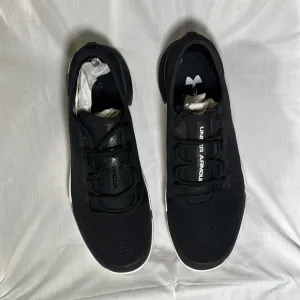 New without box mens Under Armour micro G tennis shoes size 11.5