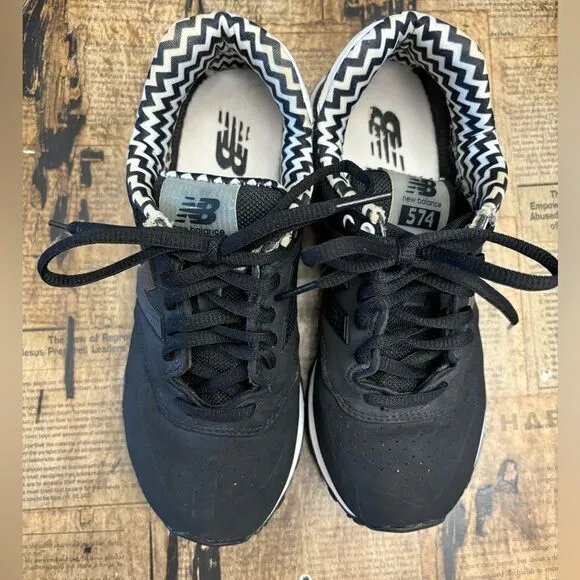New Balance 574 Black &amp; White Tennis Shoes