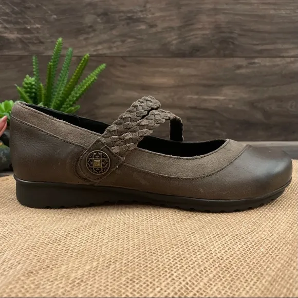 NIB Aetrex Ada Comfort Leather Mary Jane Shoes 38